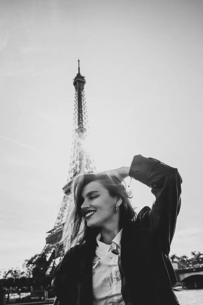 Eiffel Tower view in Paris for Instagram photos
